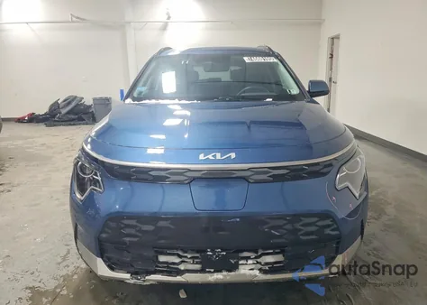 2023 Kia Niro Wind z USA, uszkodzony, nr VIN KNDCR3L16P5049340